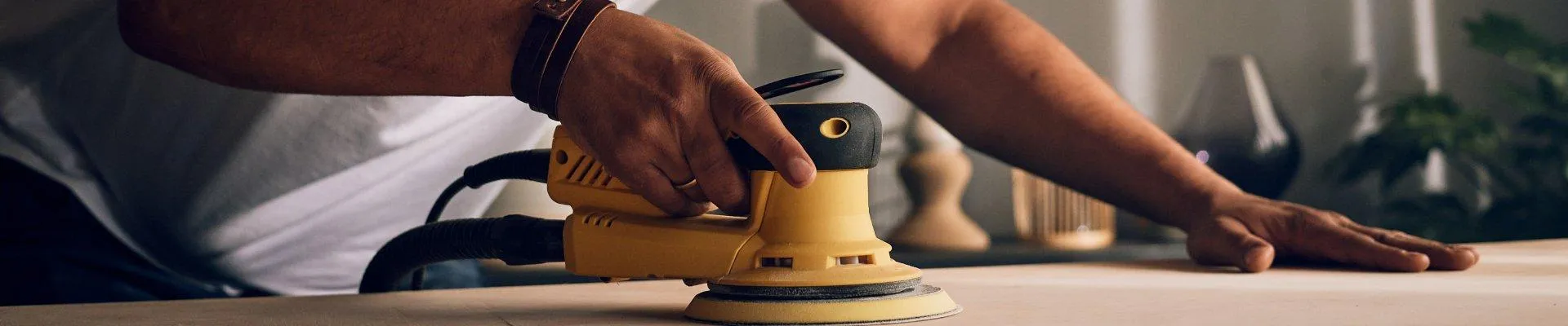 DIRBKITE PROTINGAI. NE SUNKIAI.